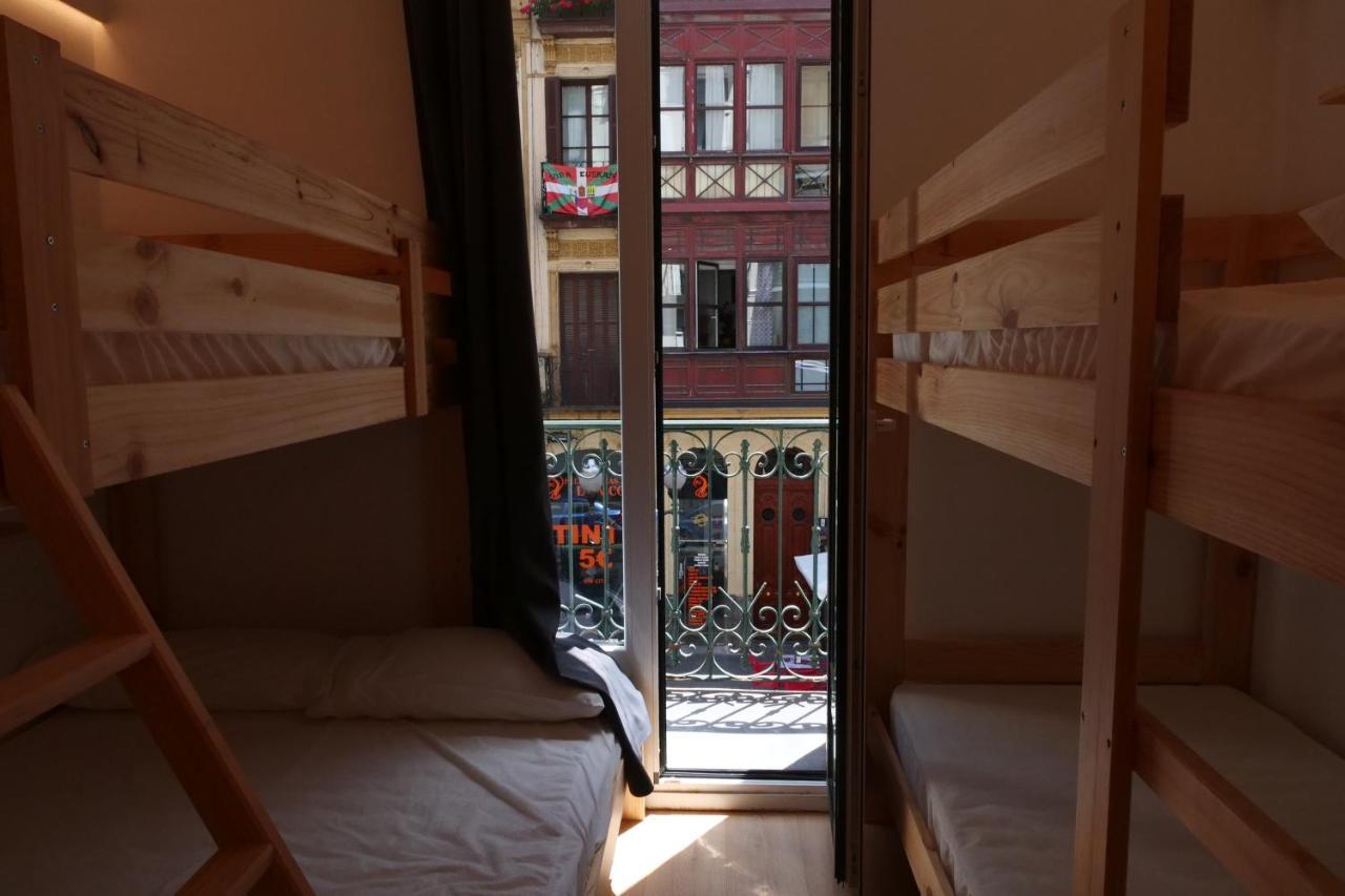 Guitar Hostel Bilbao Ngoại thất bức ảnh