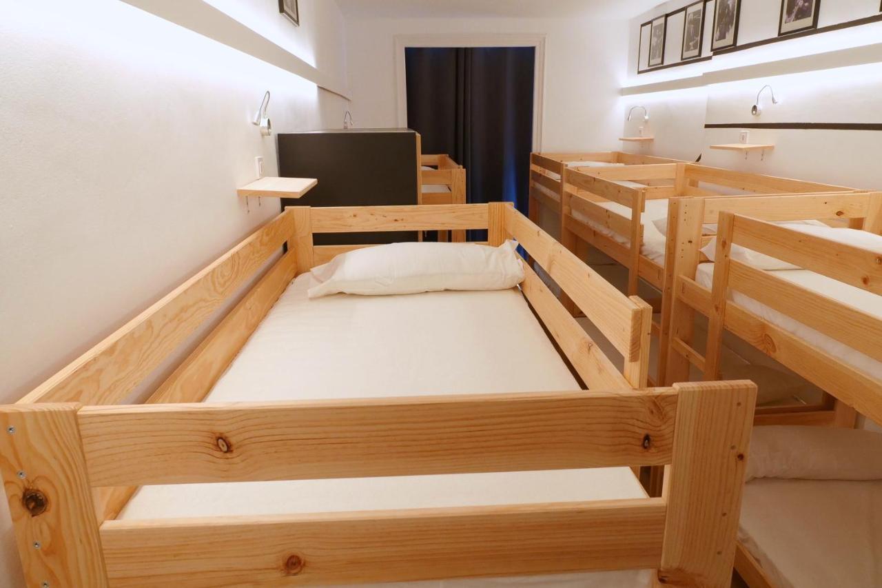 Guitar Hostel Bilbao Ngoại thất bức ảnh