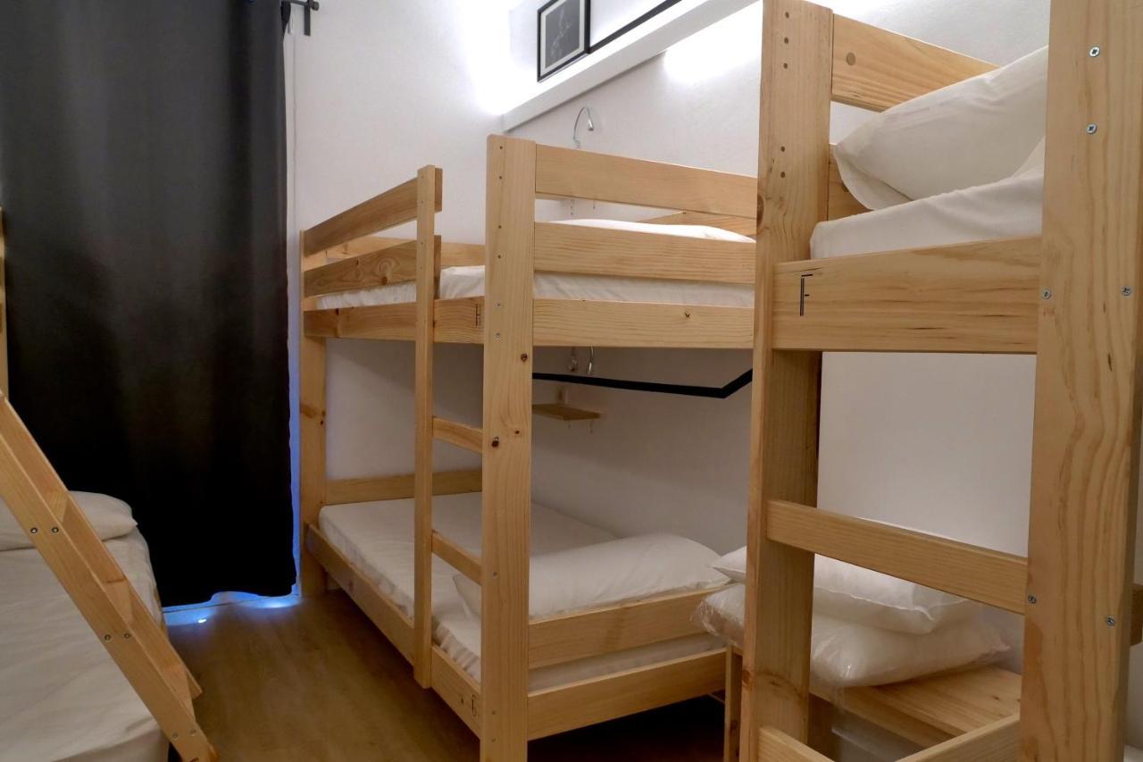 Guitar Hostel Bilbao Ngoại thất bức ảnh