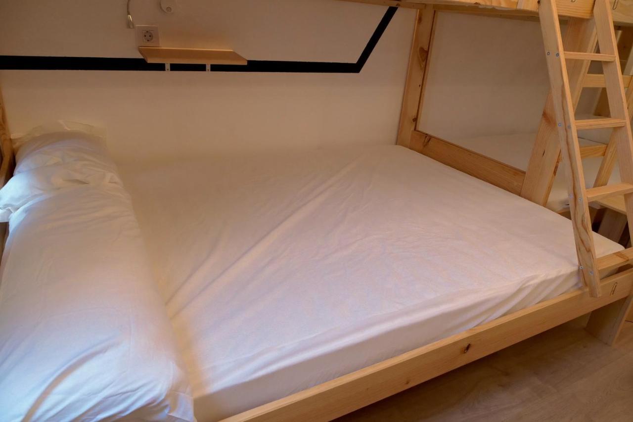 Guitar Hostel Bilbao Ngoại thất bức ảnh