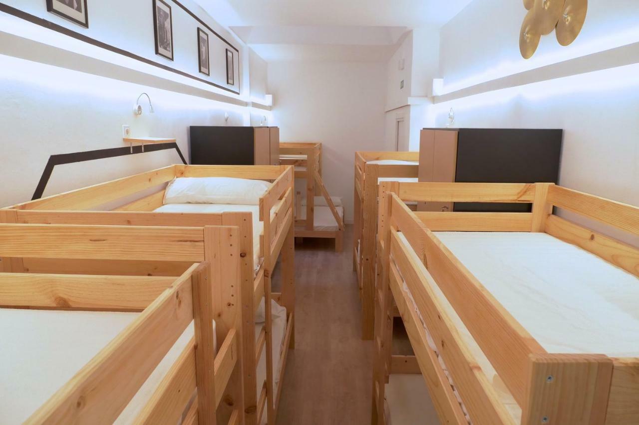 Guitar Hostel Bilbao Ngoại thất bức ảnh